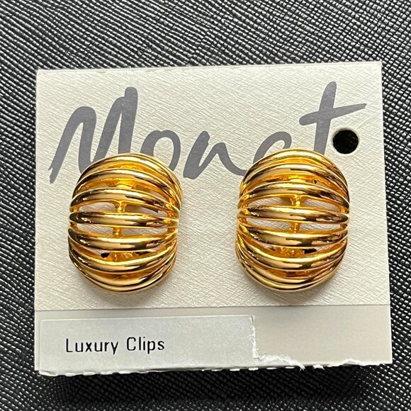 Vintage MONET Gold Tone Clip On Earrings - Picture 1 of 10